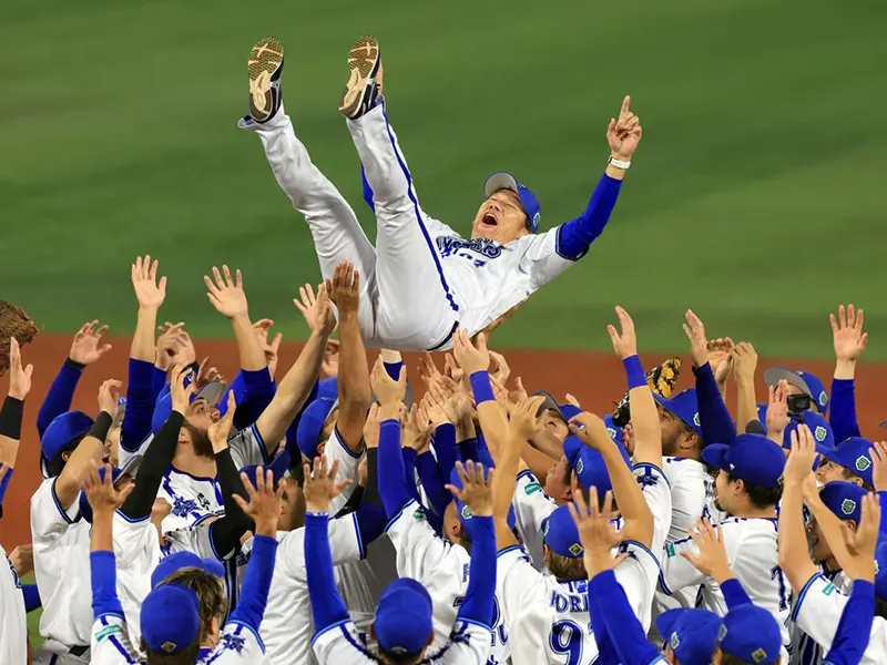 相川亮二の現在はDeNA監督！2027年続投と日本シリーズ進出が決定