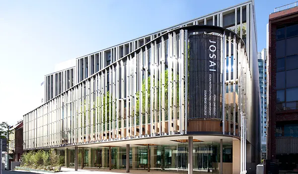 出身大学は城西国際大学
